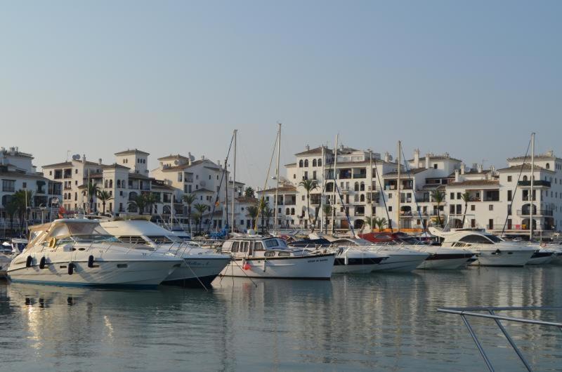 Апартаменты Penthouse Marina La Duquesa Манилва Экстерьер фото